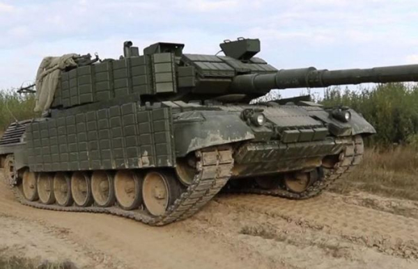 Немецкий Леопард 1 где-то в Восточной Европе обросший ДЗ. Правда местного производства. /Фото: rg.ru. 