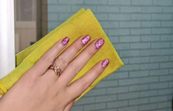 Советуем мыть зеркала с гелем для бритья.