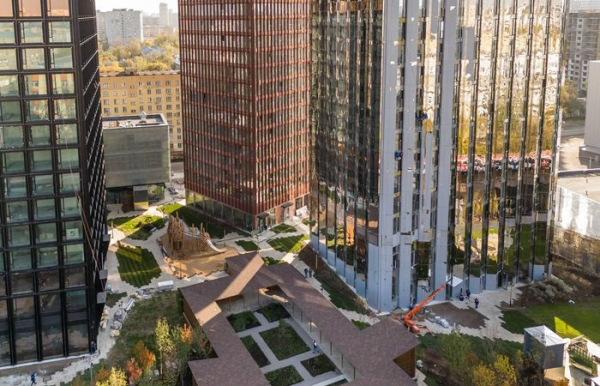 Жилой комплекс, с прилегающей к нему территорией.  Фото: наш.дом.рф.