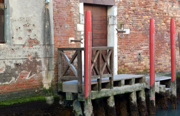 Що дозволяє Венеції вже стільки століть не гнити і не&hellip;