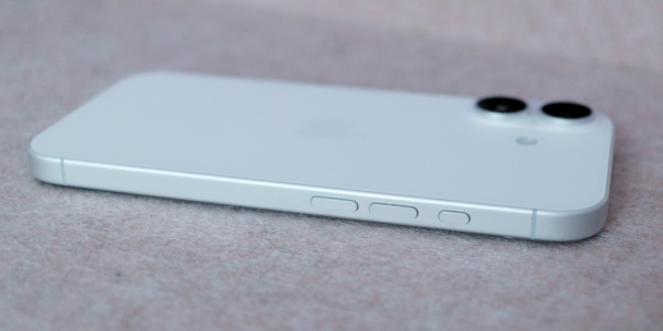 Кнопка дії замінила важіль беззвучного режиму iPhone 17 обзор: кнопка действия