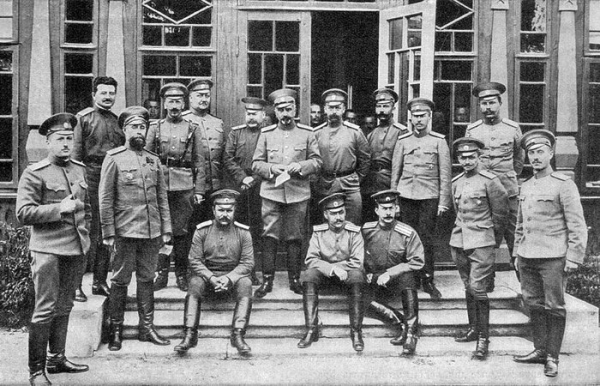 Генералы получали неплохо, но всё равно до золотых гор было далеко. /Фото: ru.wikipedia.org. 