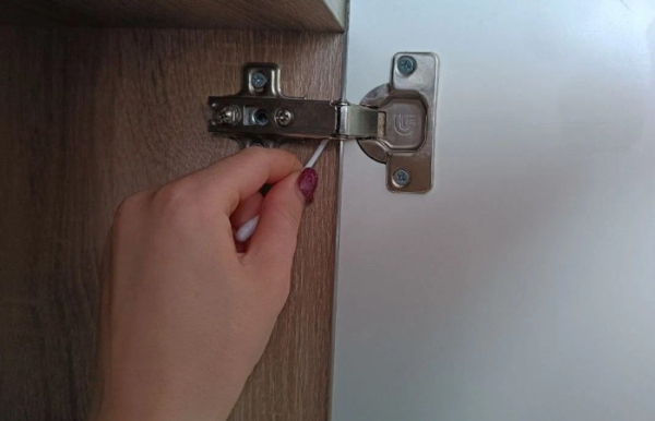 Гель для бритья способен избавить даже от скрипа.