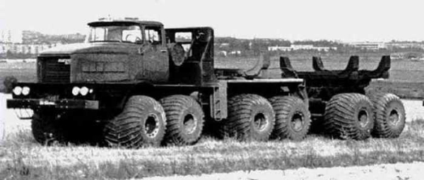 Уникальный карьерный самосвал-автопоезд. /Фото: masterok.livejournal.com. 