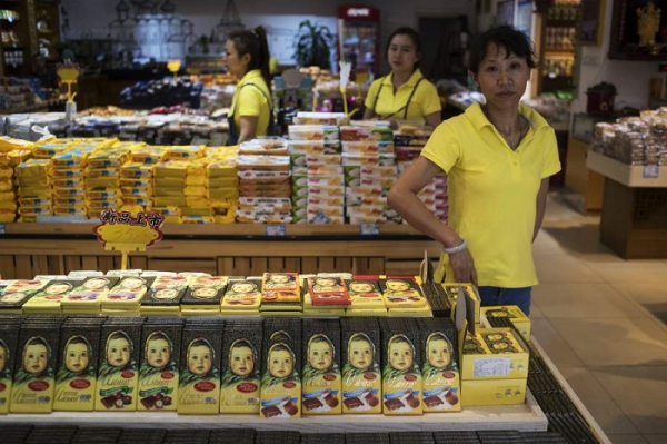 Шоколад «Аленка» в китайском магазине. / Фото: iz.ru 