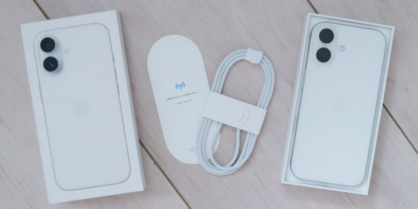 Що в комплекті з iPhone 17 iPhone 17 обзор: комплектация