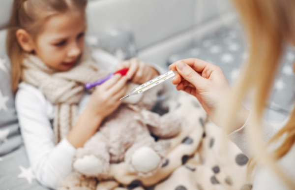 Россияне побоялись использовать ртутные градусники во рту. / Фото: www.freepik.com.