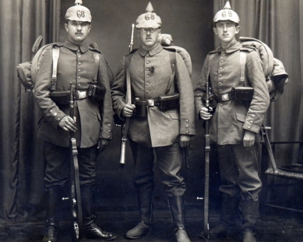 Простые солдаты тоже их носили. / Фото: pickelhauben.net