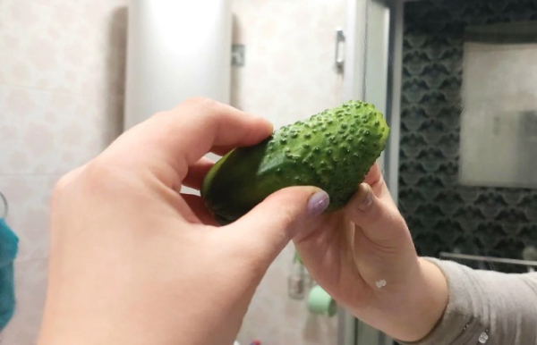 Огурец спасет ваши зеркала.