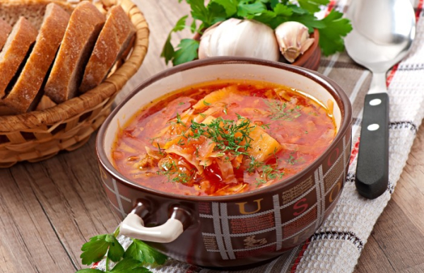 Домашні супи добре зігрівають. / Фото: freepik.com. Домашние супы отлично согревают. / Фото: freepik.com.