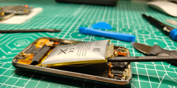 Самостійний ремонт iPhone 3GS Самостоятельный ремонт iPhone 3GS