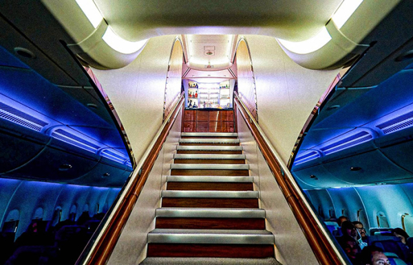 Лестница на вторую палубу./ Фото: simpleflyingimages.com