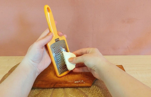 Просто натрите масло.