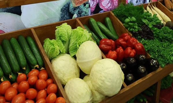 Включи у свій раціон якнайбільше овочів та зелені. Фото: berezino.by. Включи в свой рацион как можно больше овощей и зелени. Фото: berezino.by.