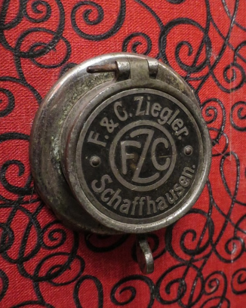 Розетка пылесоса. / Фото: imgur.com