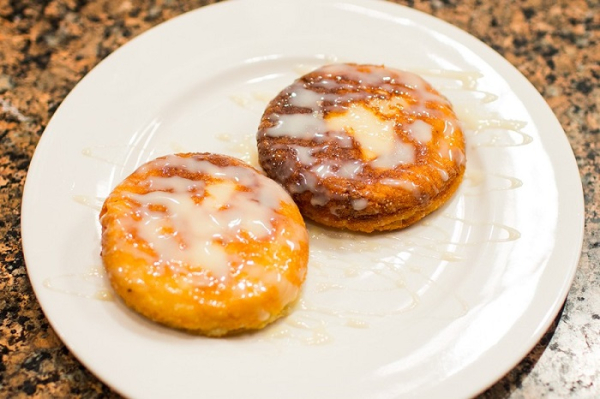 Не добавляйте сахар, если будете есть сырники со сгущенкой