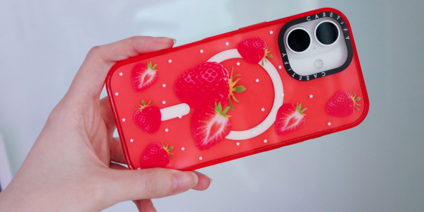 Білий iPhone 17 у чохлі iPhone 17 обзор: Белый вариант в чехле