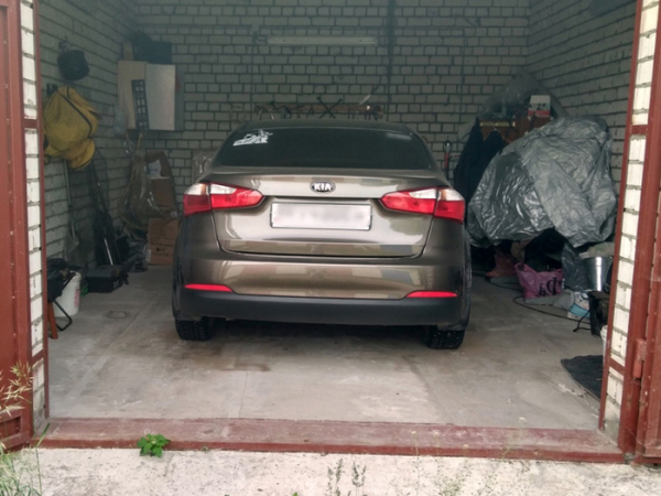 За зиму шины могут просесть под весом автомобиля. Фото: banzaiavto.ru