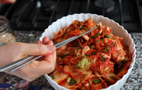 На корейском столе всегда есть капуста кимчи. / Фото: news.ru