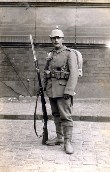 Солдат в пикельхельме. / Фото: flickr.com.