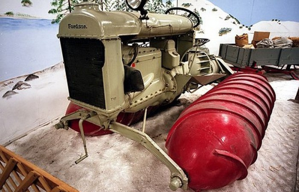 Американский трактор-шнекоход. Первый и единственный серийный за Атлантикой. /Фото: en.wikipedia.org. 