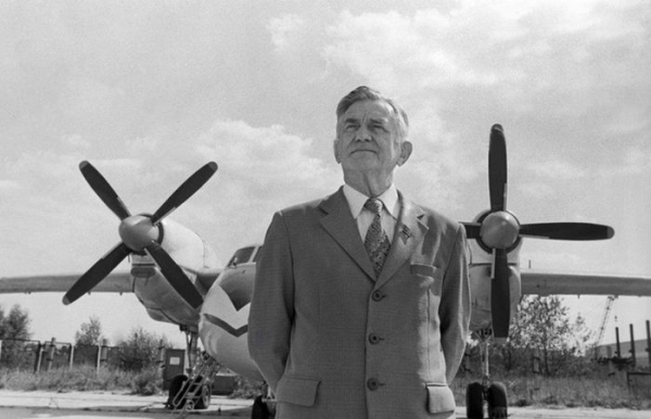 Олег Константинович Антонов. /Фото: yaplakal.com. 