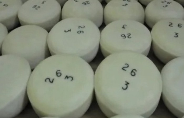 Для чого у радянський сир вкладали сині пластмасові цифри