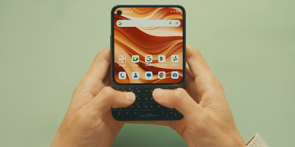 Unihertz показала Titan 2 Elite – кнопковий міні-смартфон у стилі BlackBerry