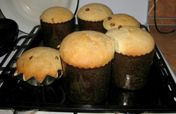 Готовые куличи из духовки. / Фото: irecommend.ru