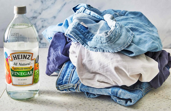 Уксус помогает избавиться от едкого запаха порошка, в том числе и от неприятного застоявшегося аромата.  Фото: msn.com.