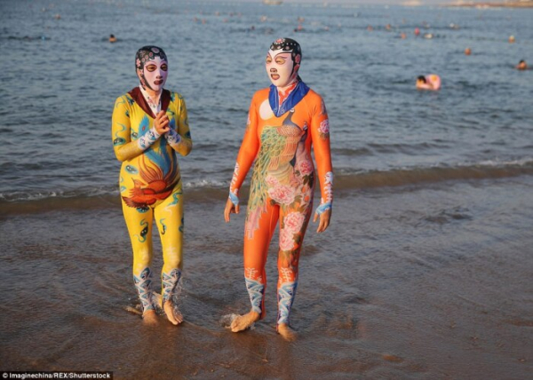 Весёлые костюмы для плавания. / Фото: dailymail.co.uk.