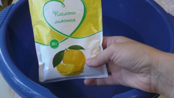 Растворите лимонную кислоту в воде. / Фото: plitkakolomna.ru