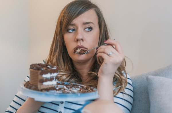 Вечером часто хочется сладкого. / Фото: edimdoma.ru