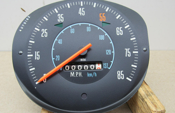 Спидометр на 85 миль в час./ Фото: bluestarperformance.com