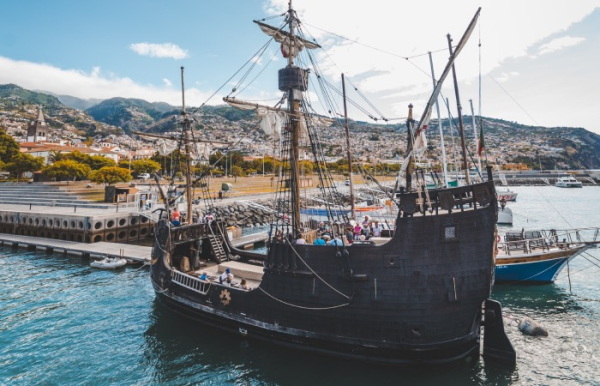 Морскую воду пить было запрещено. / Фото: freepik.com.