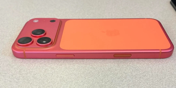 Что лучше — iPhone 17 и iPhone 17 Pro: проблемы с расцветкой Cosmic Orange в Pro-версии