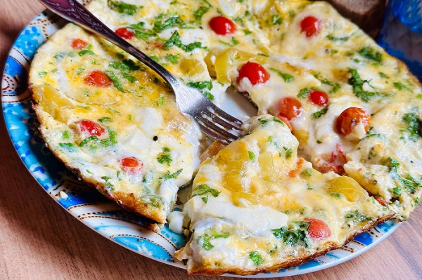 Омлет можно не сворачивать. / Фото: cook-master.ru