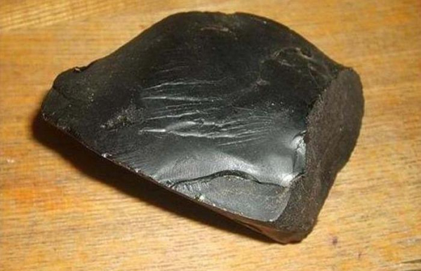 Гудрон – нефтепродукт. Подобный. /Фото: yaplakal.com. 