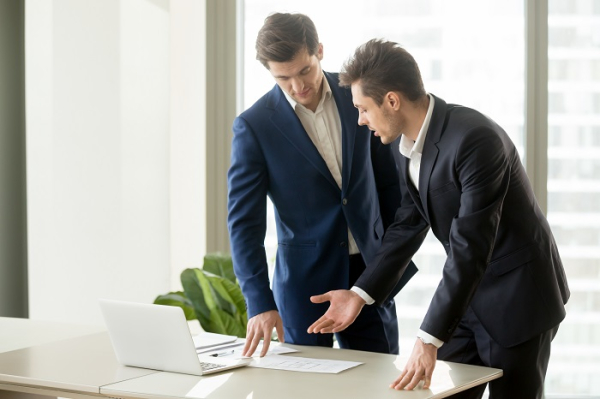 Учитесь слушать других. / Фото: legalacademy.ru