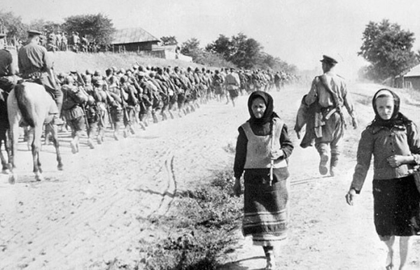 Страну нужно было восстанавливать. /Фото: екатеринбург.рф. 