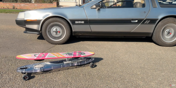 Винахідник спробував створити ховерборд із «Назад у майбутнє», а вийшла «паряча» дошка.