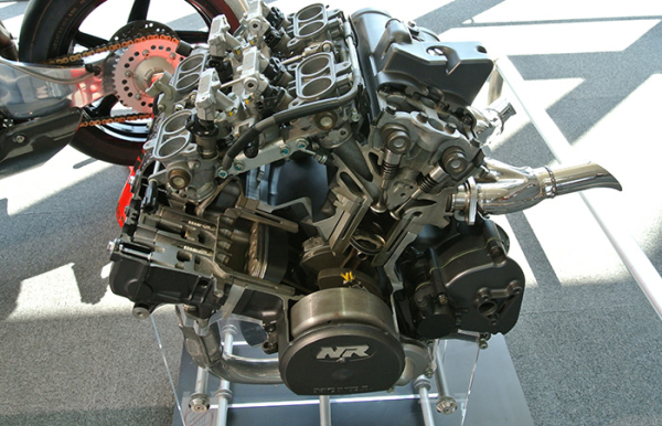 Двигатель Honda NR750./ Фото: wikipedia.org
