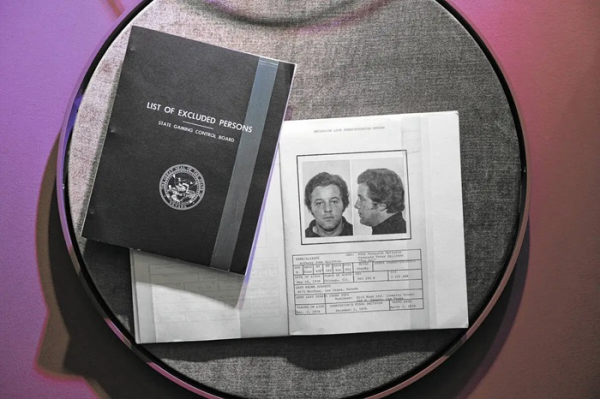 Оригинальная «Черная книга» Лас-Вегаса, 1960-е годы. /Фото: reviewjournal.com