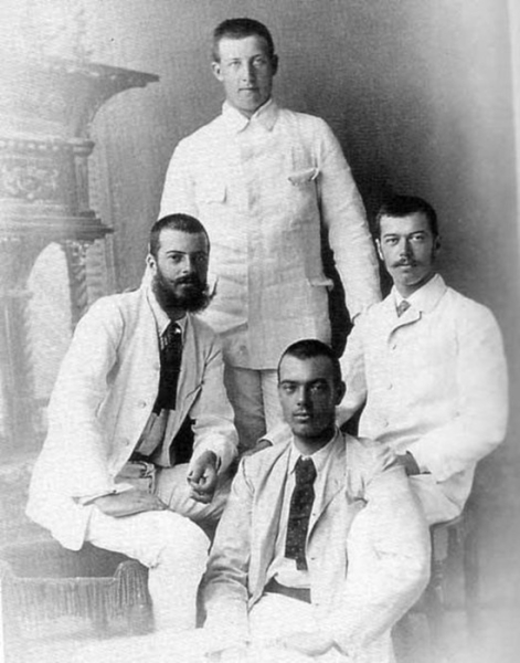 Свой необычый кружок по интересам собрали и члены династии Романовых. /Фото: pinterest.com