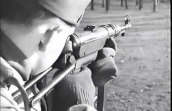 На самом деле не Шмайссер. /Фото: YouTube.com. 