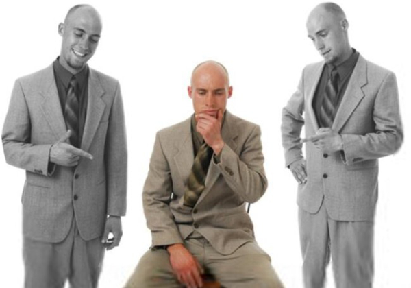 Чому з усіх можливих варіантів людина обирає найгіршу?