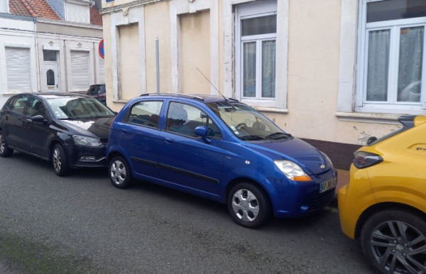 Очень странный способ парковаться. / Фото: www.freepik.com.