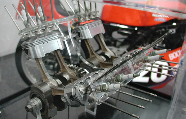 8 клапанов на цилиндр./ Фото: wikipedia.org