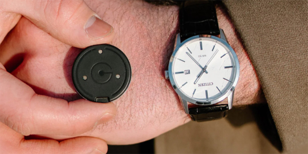 Heir розміром з монету перетворює звичайний годинник на розумний