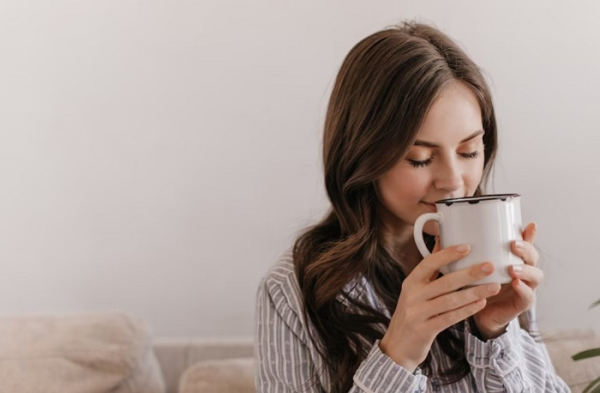 Переоденьтесь в пижаму и заварите чай. / Фото: secret-dolgolet.ru